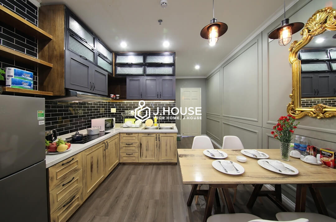 Bright and comfortable modern apartment for rent in District 3, HCMC
