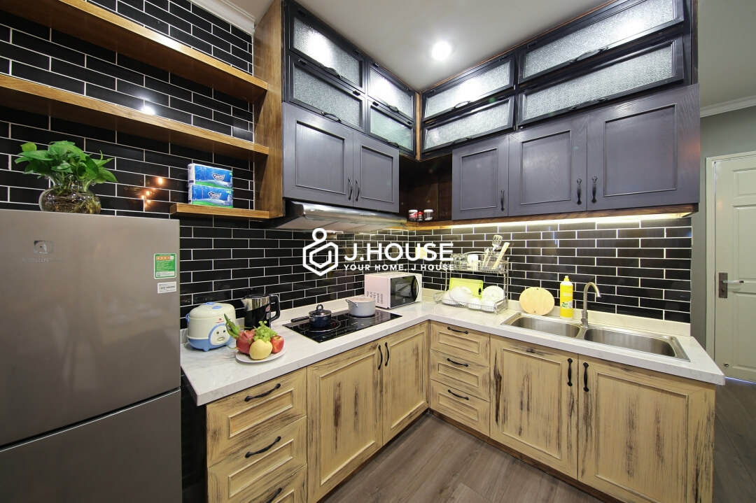 Bright and comfortable modern apartment for rent in District 3, HCMC