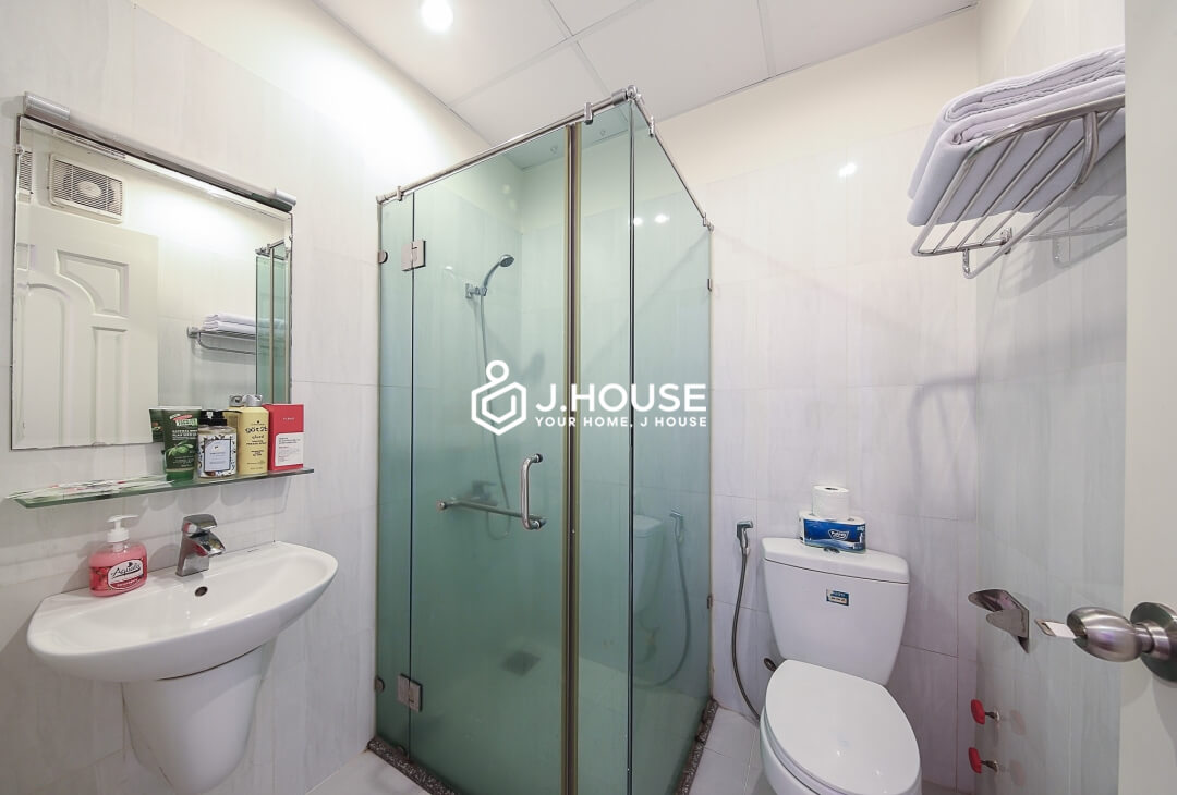 Bright and comfortable modern apartment for rent in District 3, HCMC