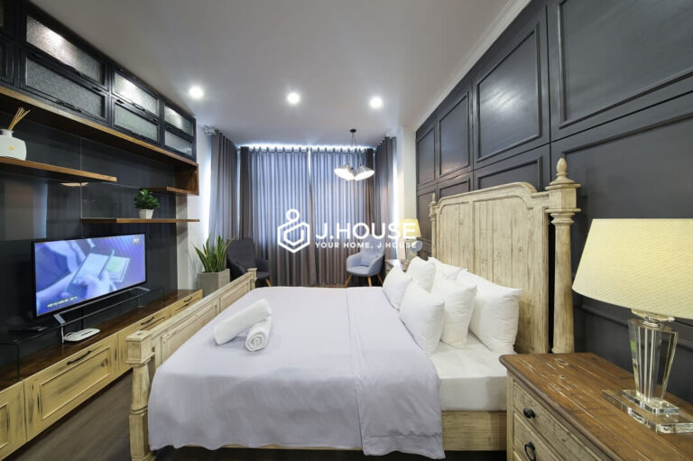 Bright and comfortable modern apartment for rent in District 3, HCMC
