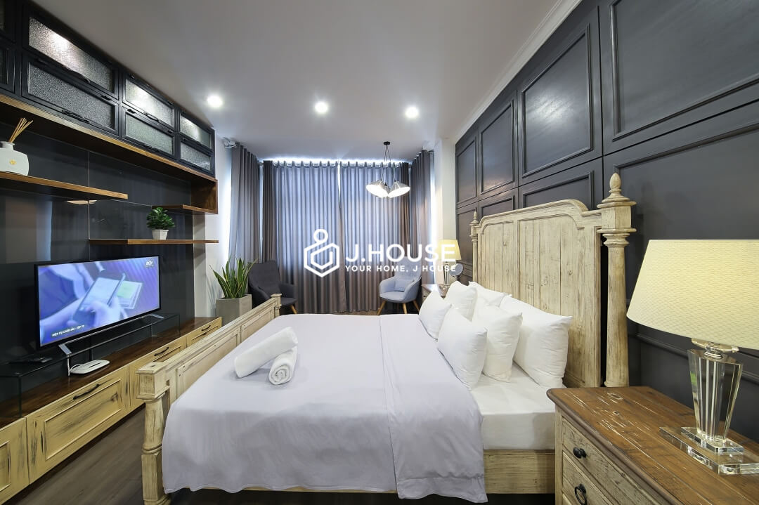 Bright and comfortable modern apartment for rent in District 3, HCMC