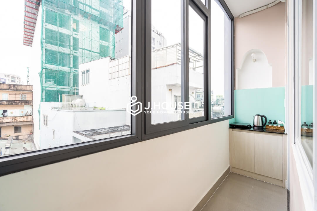 Fully furnished serviced apartment for rent near central park in District 1, HCMC