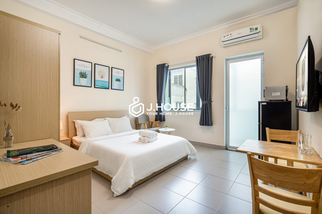 Fully furnished serviced apartment for rent near central park in District 1, HCMC