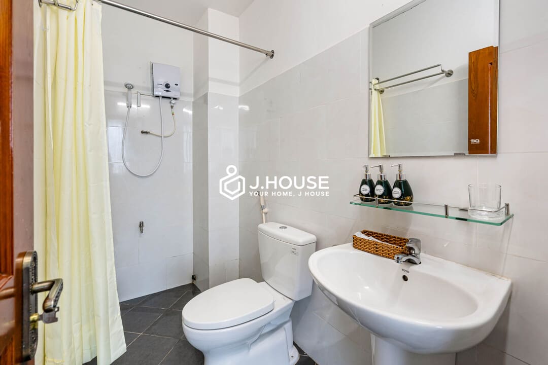 Modern serviced apartment for rent in the heart of District 1, HCMC