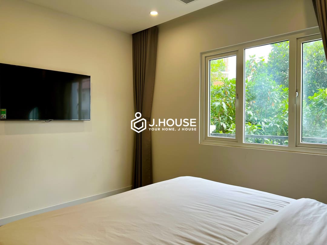 Spacious 1br apartment with pool, gym and sauna at The Huge Apartment, Thao Dien, D2
