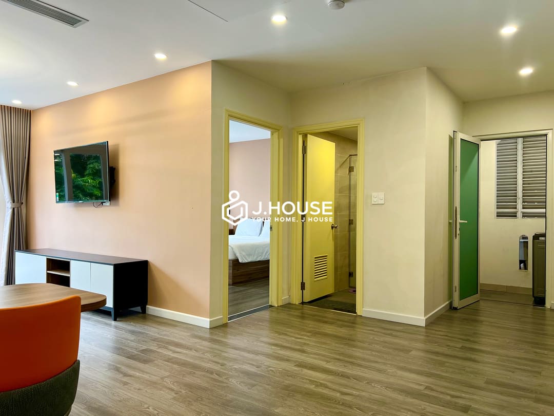 Spacious 1br apartment with pool, gym and sauna at The Huge Apartment, Thao Dien, D2