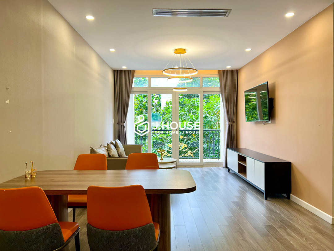Spacious 1br apartment with pool, gym and sauna at The Huge Apartment, Thao Dien, D2