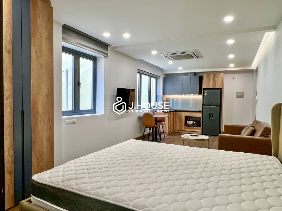 Studio apartment with balcony & bathtub at Phu My Apartment, Binh Thanh District