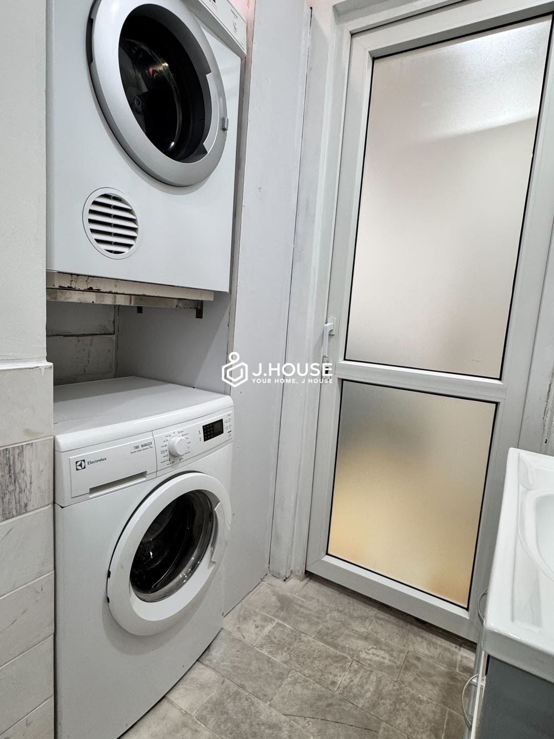 1br apartment with balcony at Rose 1 Apartment, Thao Dien, District 2, HCMC