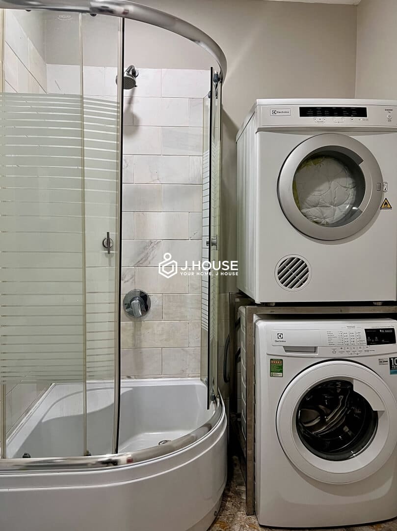 2Br apartment for rent with pool and gym at Rose 2 Apartment Thao Dien