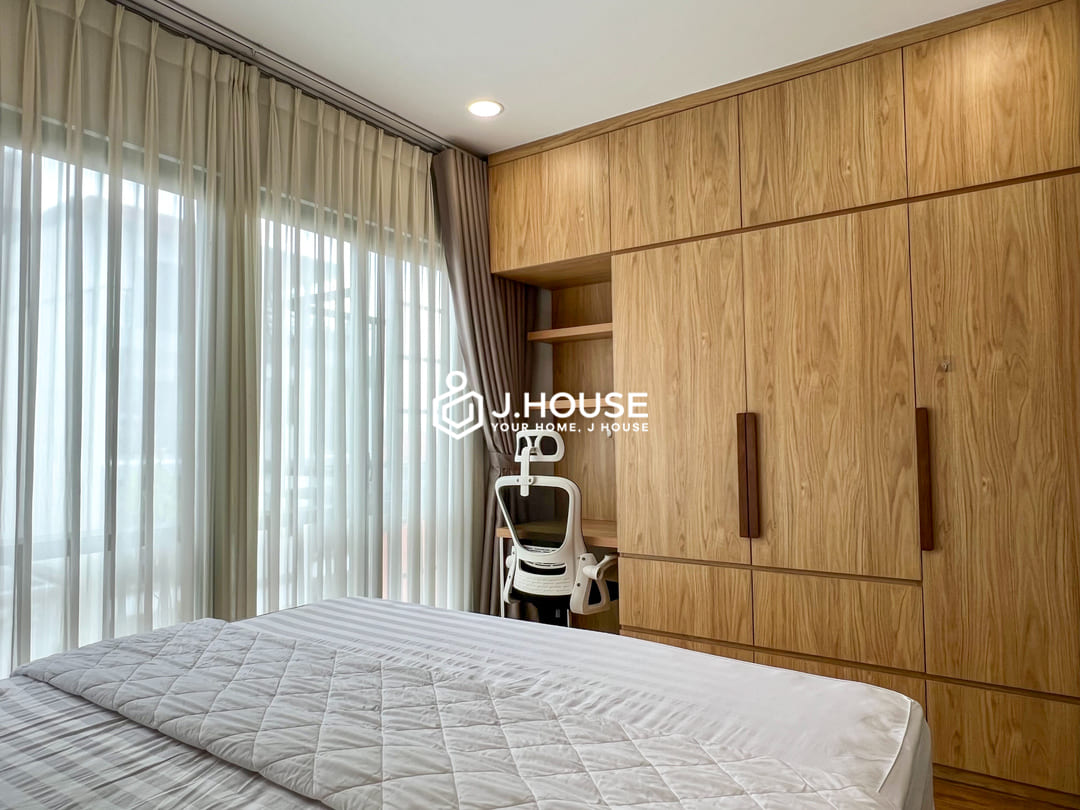 Bright 1 bedroom apartment at Tran Apartment, Thao Dien