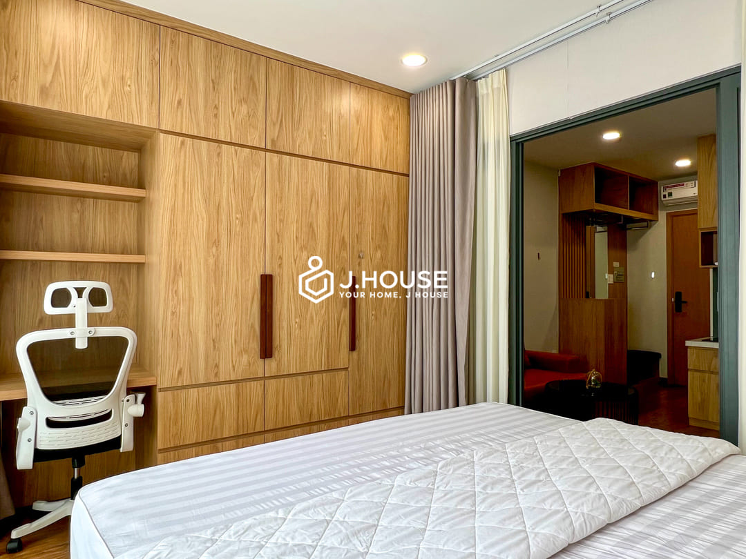 Bright 1 bedroom apartment at Tran Apartment, Thao Dien