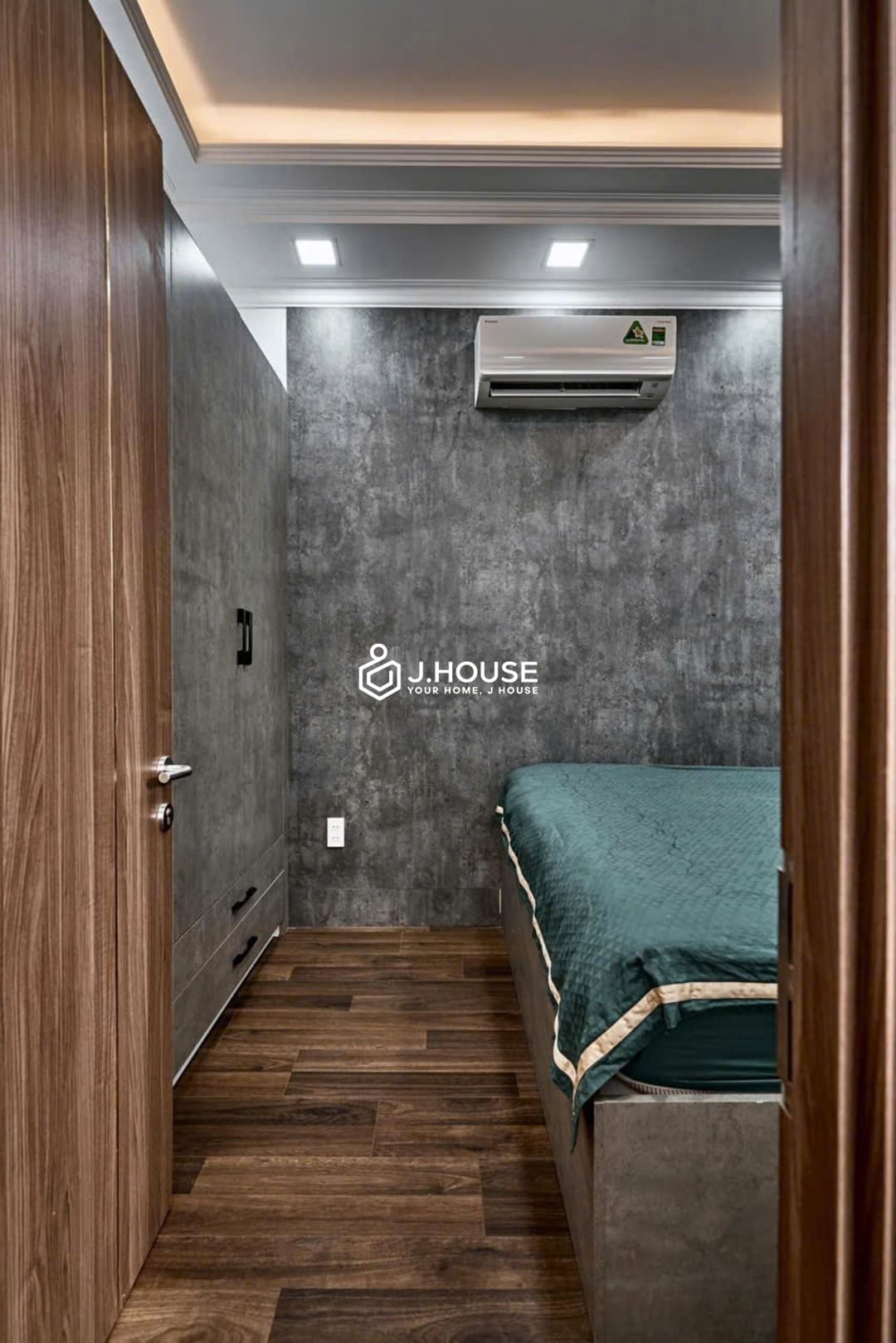 Elegant 1br apartment at Lux Serviced Apartment, Tan Binh District