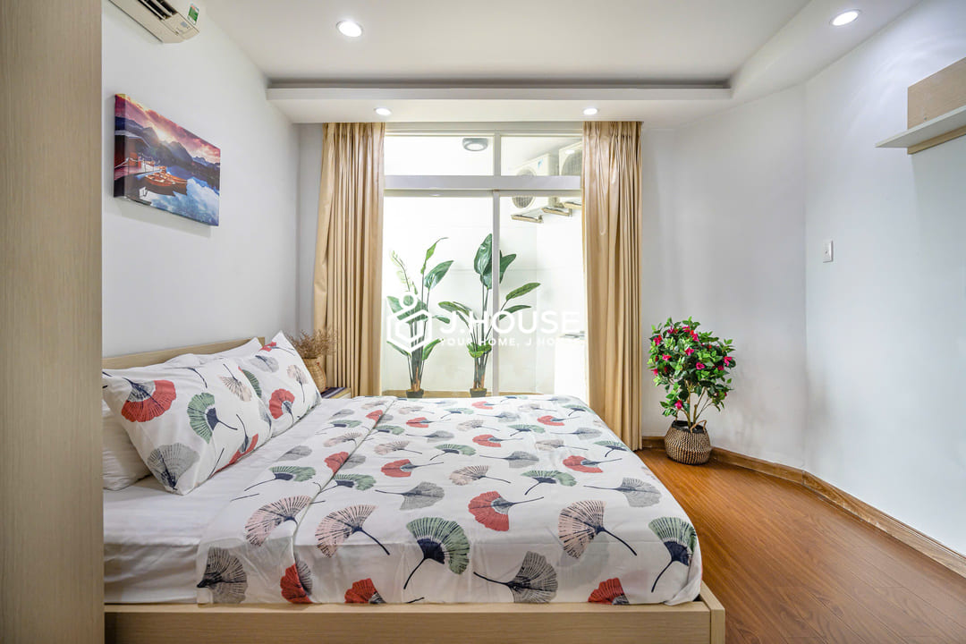 Modern 1br apartment for rent at International Plaza, District 1, HCMC