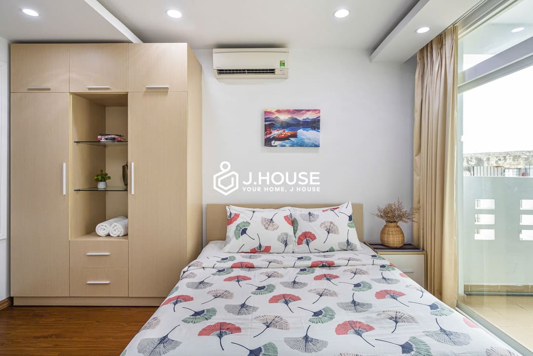 Modern 1br apartment for rent at International Plaza, District 1, HCMC