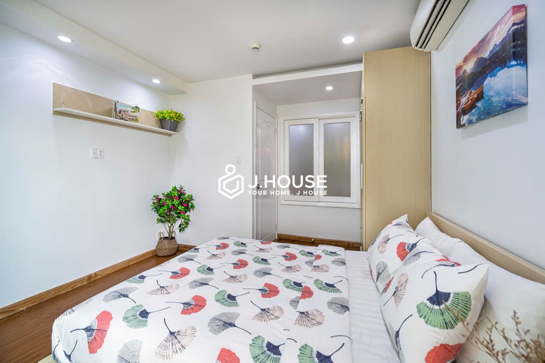 Modern 1br apartment for rent at International Plaza, District 1, HCMC