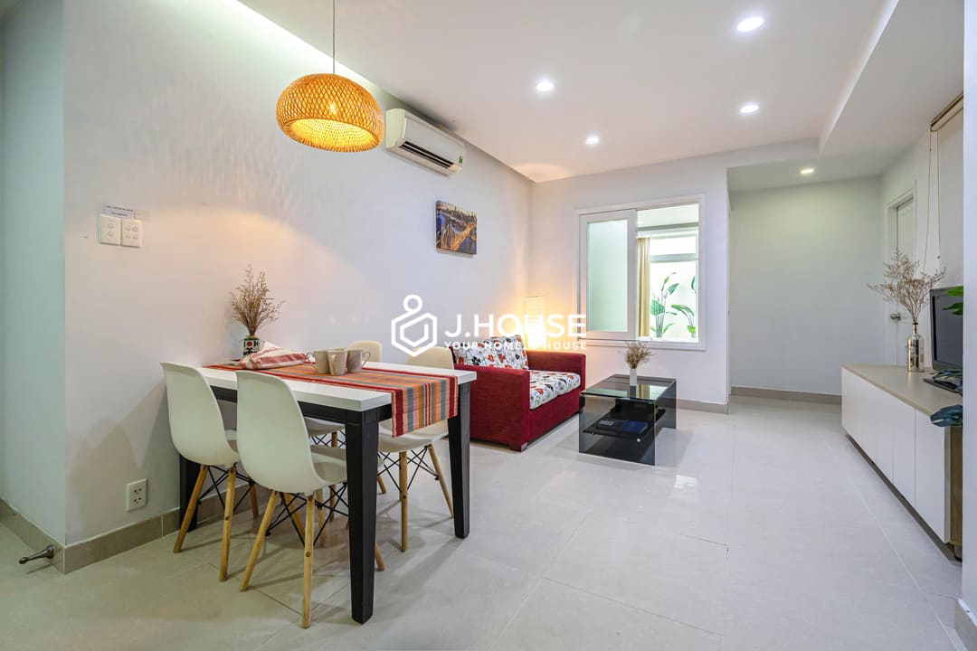 Modern 1br apartment for rent at International Plaza, District 1, HCMC