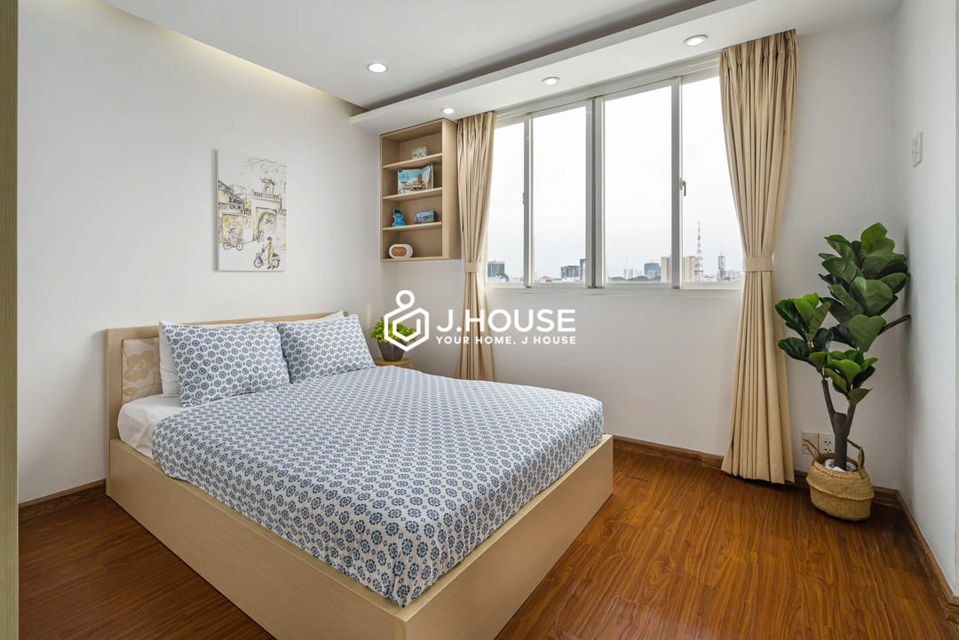 Modern and spacious 2br apartment at International Plaza, District 1