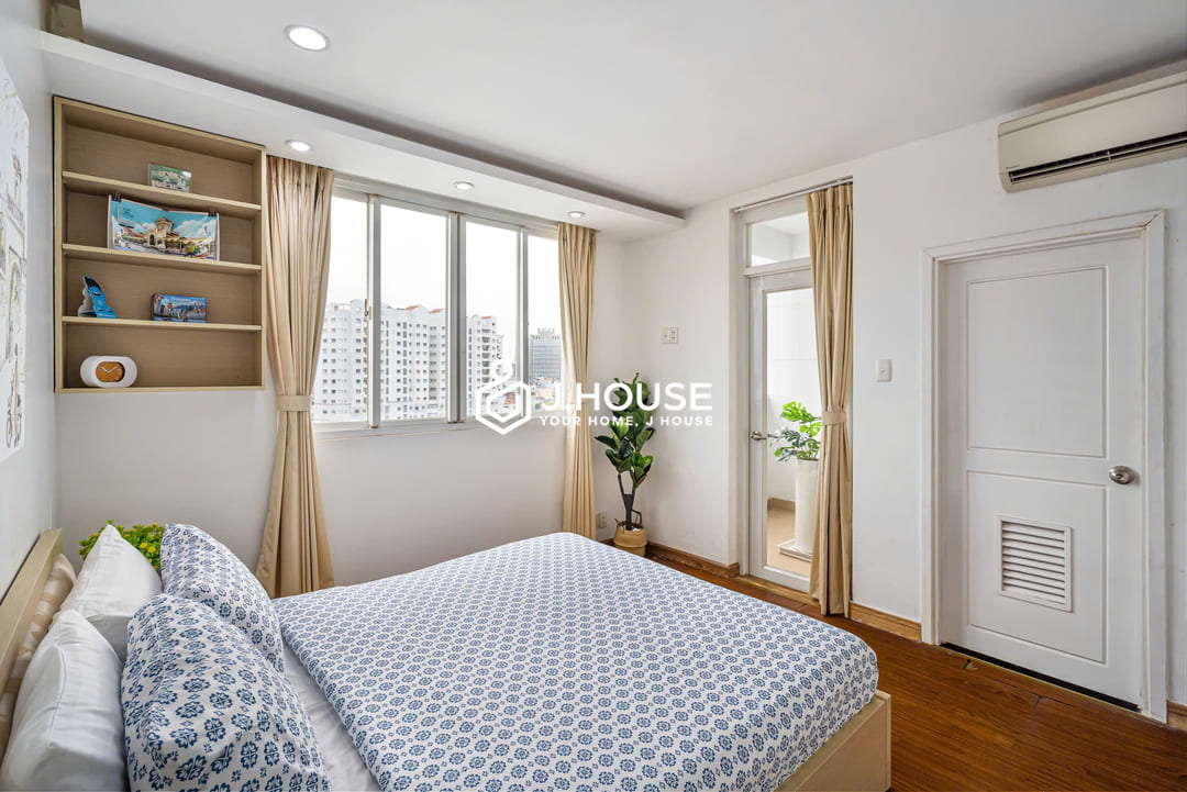 Modern and spacious 2br apartment at International Plaza, District 1
