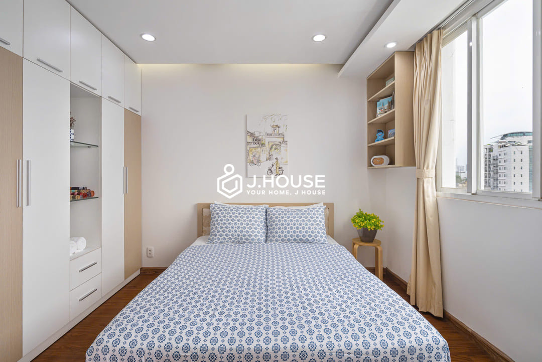 Modern and spacious 2br apartment at International Plaza, District 1