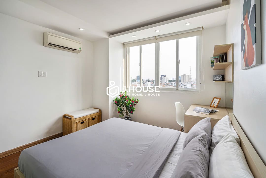 Modern and spacious 2br apartment at International Plaza, District 1