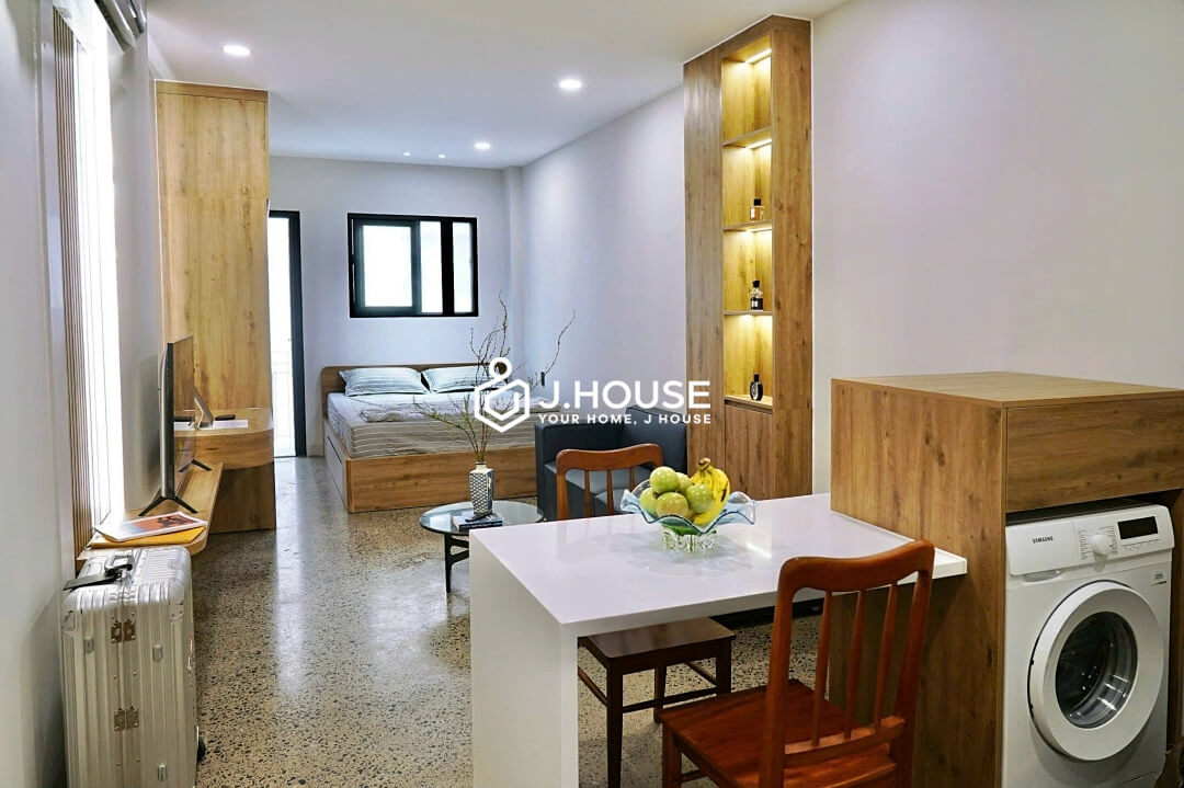Modern studio apartment in District 1 - Fully furnished, good price