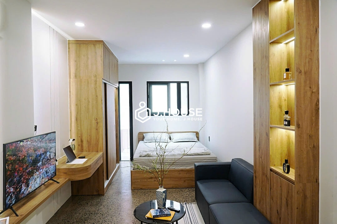 Modern studio apartment in District 1 - Fully furnished, good price
