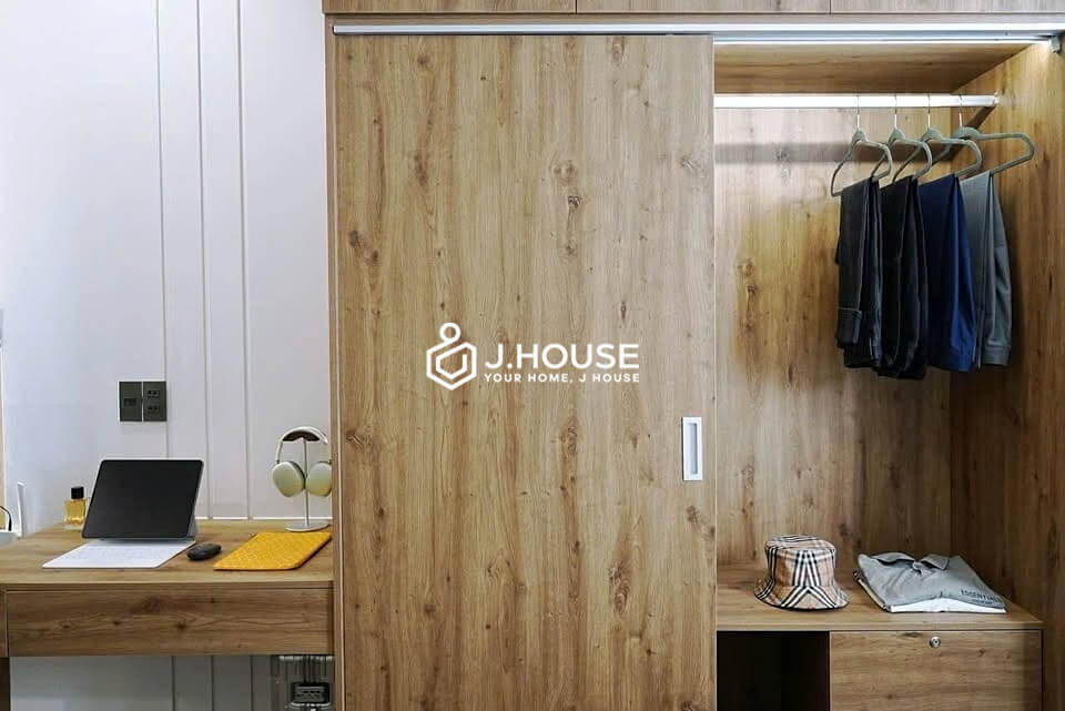 Modern studio apartment in District 1 - Fully furnished, good price