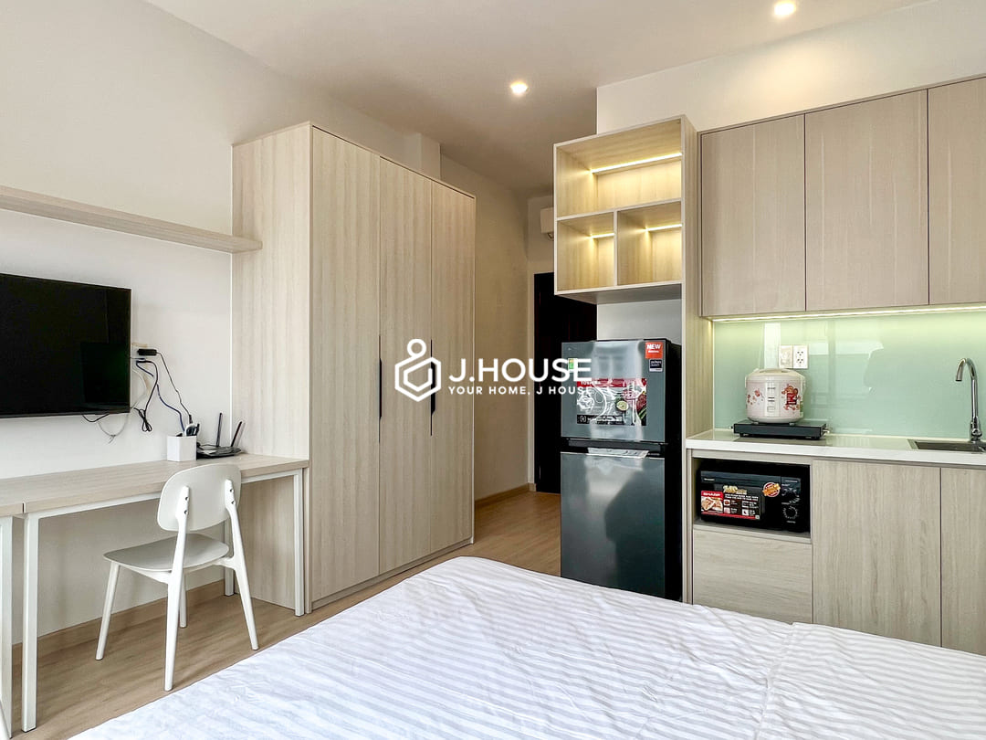 Studio apartment for rent with balcony on Phan Ton street, District 1, HCMC