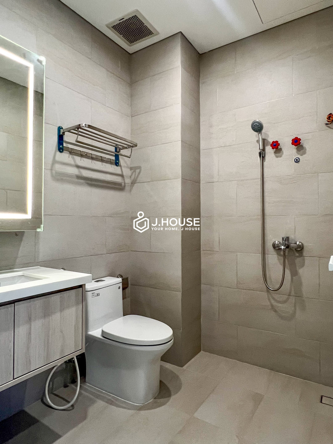 Studio apartment for rent with balcony on Phan Ton street, District 1, HCMC