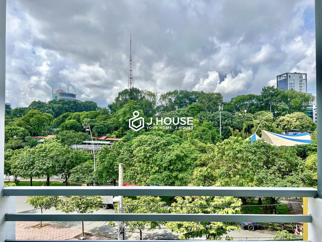 Rent 1 bedroom apartment next to the canal in Binh Thanh District