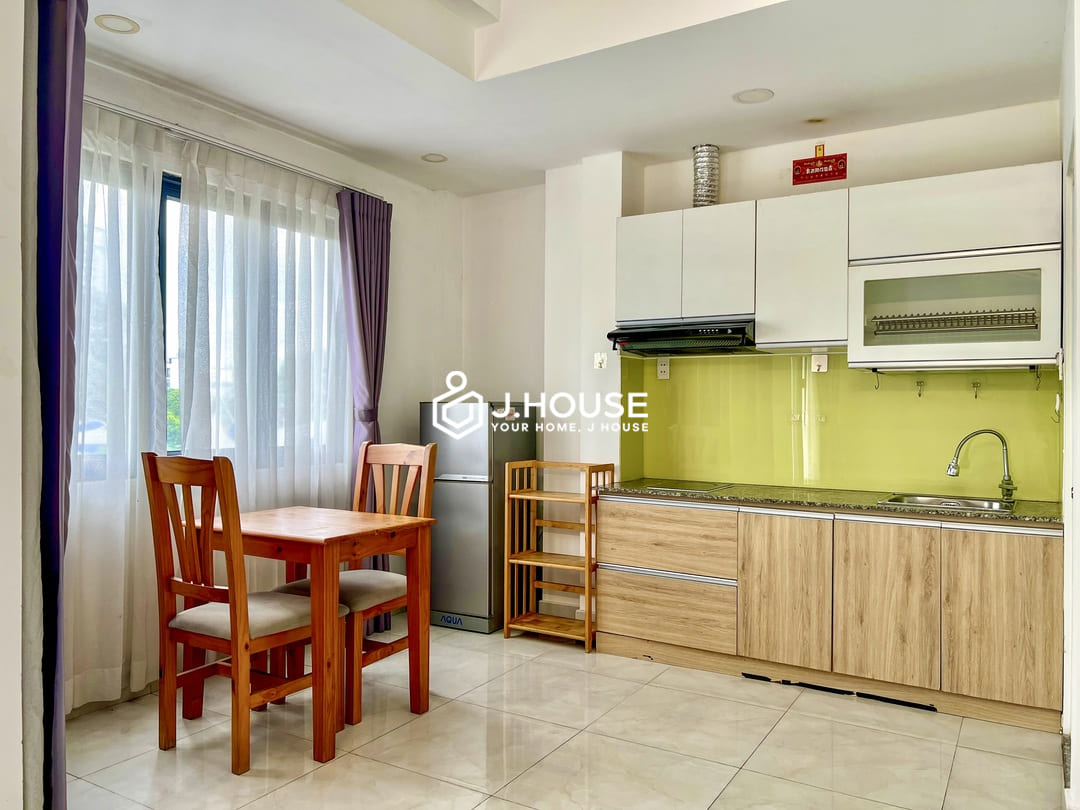 Rent 1 bedroom apartment next to the canal in Binh Thanh District