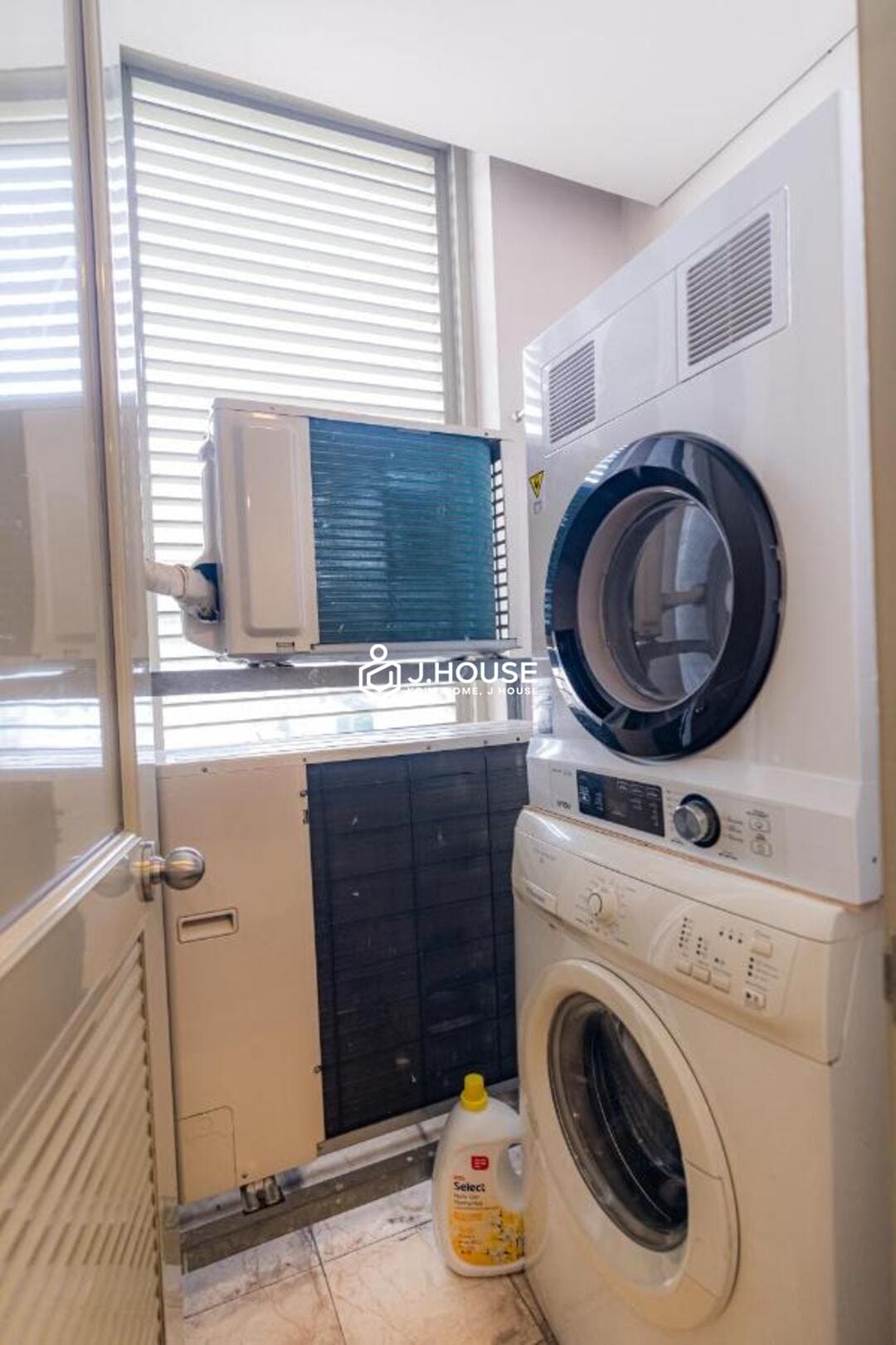 Spacious 1 bedroom apartment at Saigon Pavillon, Ba Huyen Thanh Quan, District 3, HCMC
