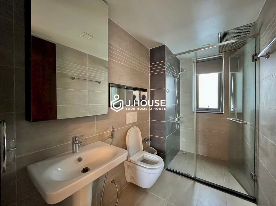 Spacious 2-bedroom apartment with swimming pool in District 3, HCMC