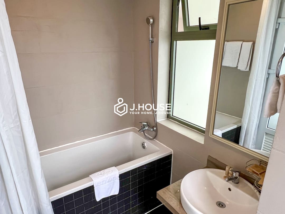 Spacious 2 br apartment for rent at Glenwood Suites, Thao Dien, District 2, HCMC