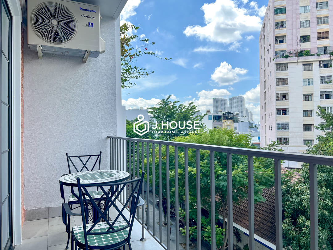 1br apartment for rent with balcony at Maison Verde, District 4, HCMC