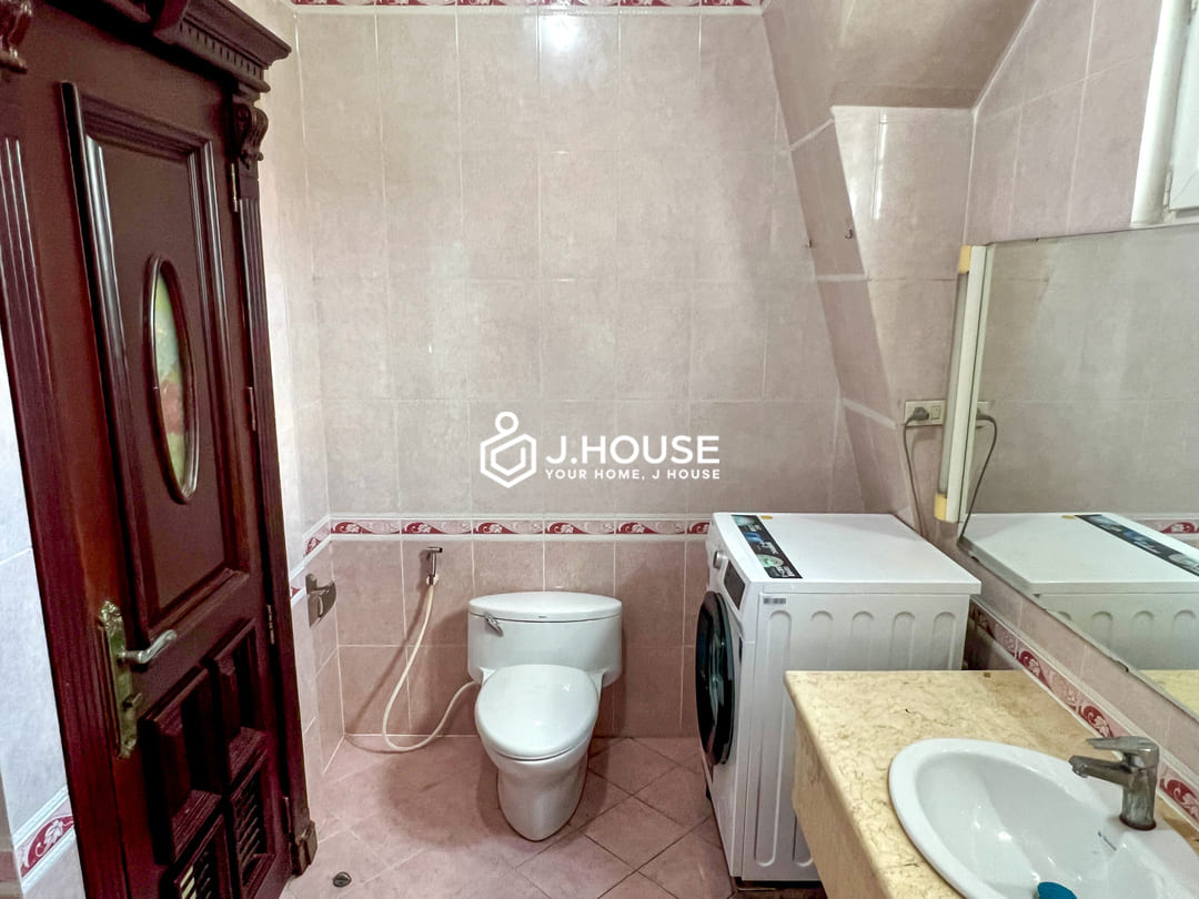 2br Saigon Sen apartment with gym & rooftop pool at Thao Dien, HCMC