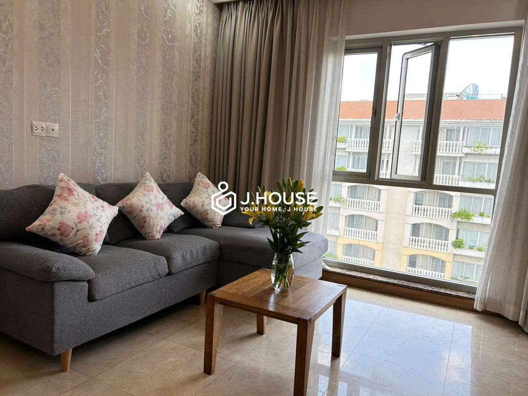 Bright 1 bedroom apartment for rent at Saigon Pavillon, District 3, HCMC