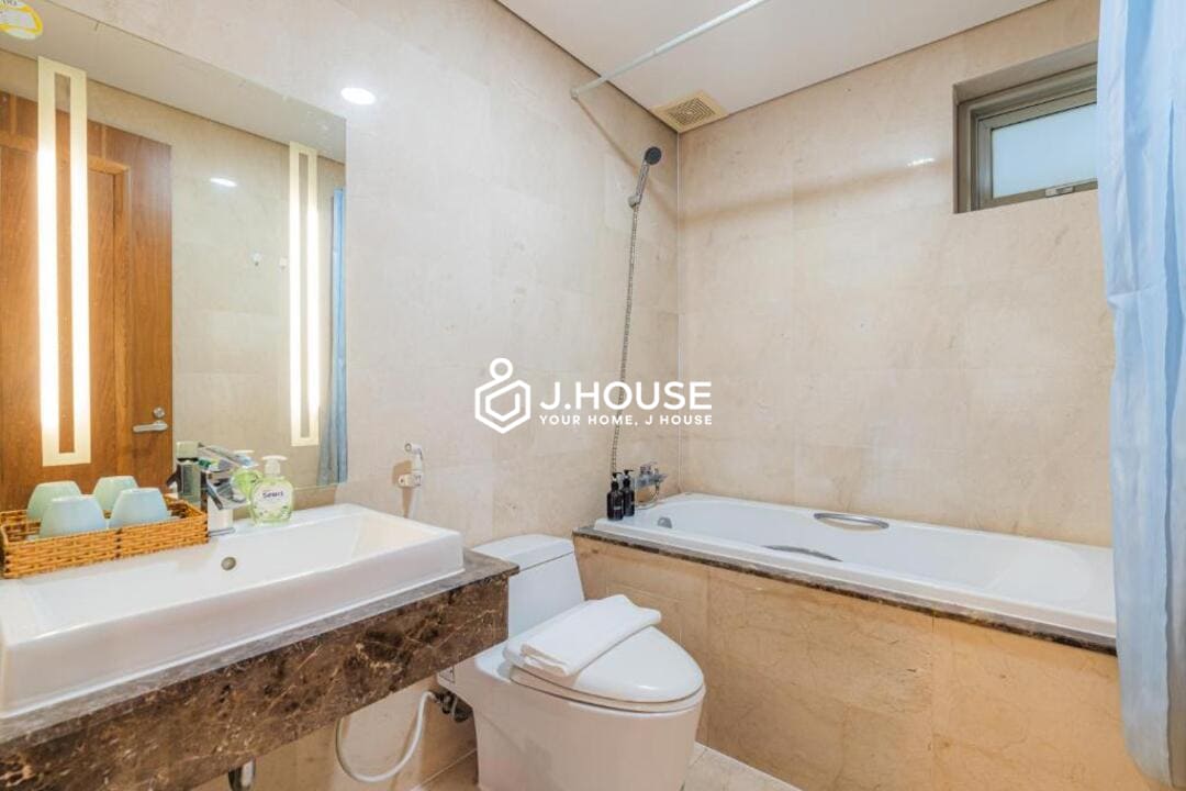 Bright 1 bedroom apartment for rent at Saigon Pavillon, District 3, HCMC