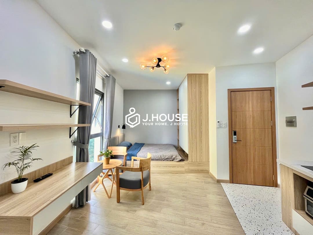 Bright apartment for rent in HCMC- Aura Living, District 3, HCMC