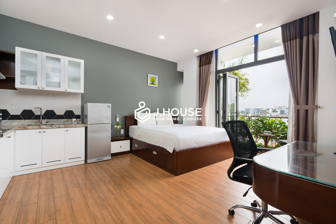 Bright apartment with pool and gym at The Garden Building, District 3, HCM