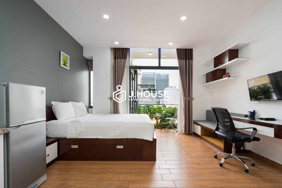 Bright apartment with pool and gym at The Garden Building, District 3, HCM