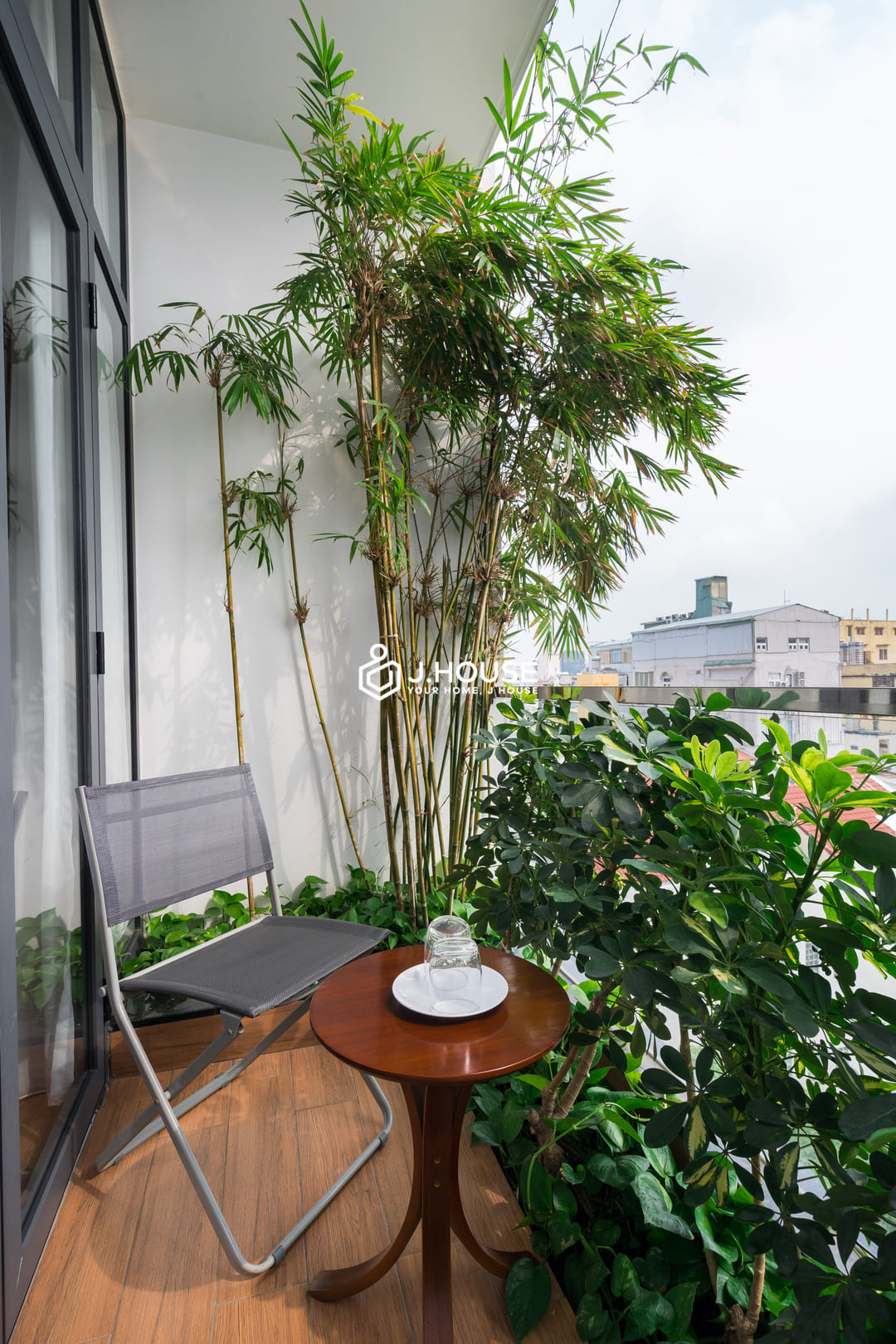 Bright apartment with pool and gym at The Garden Building, District 3, HCM