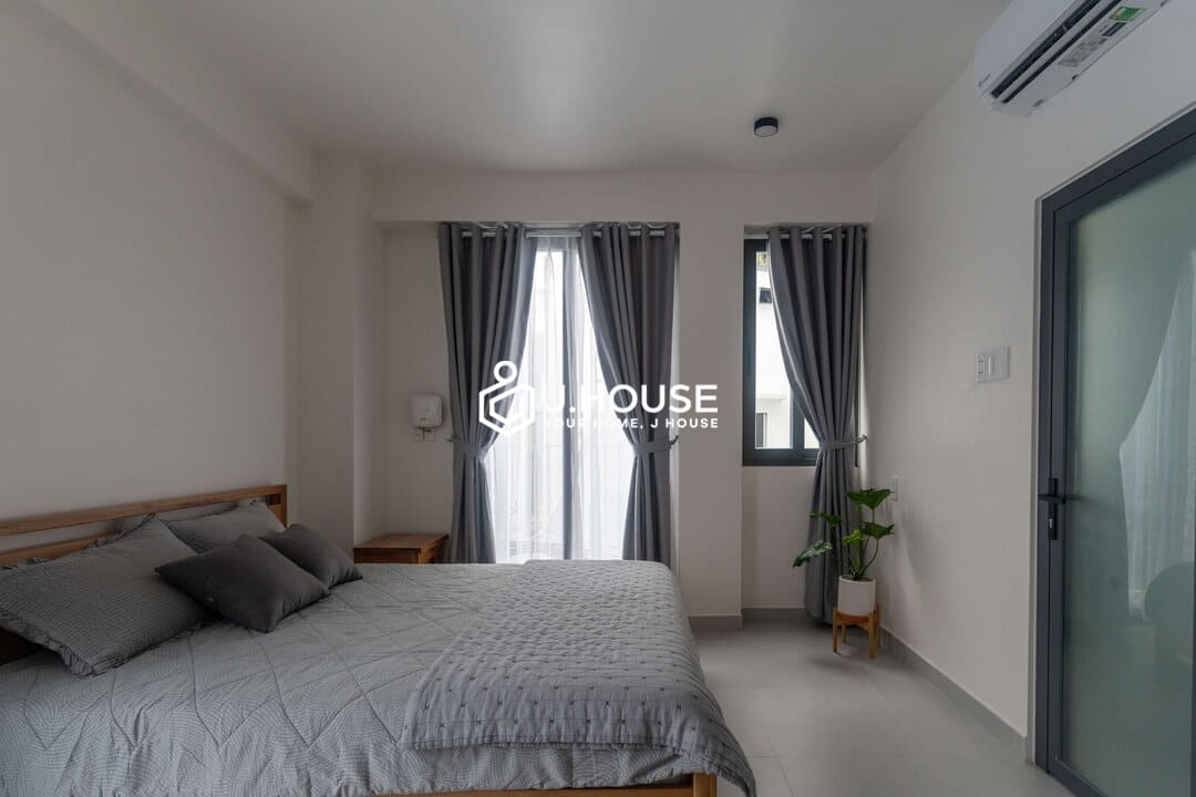 Bright studio apartment for rent at Huy Apartment, Phu Nhuan District