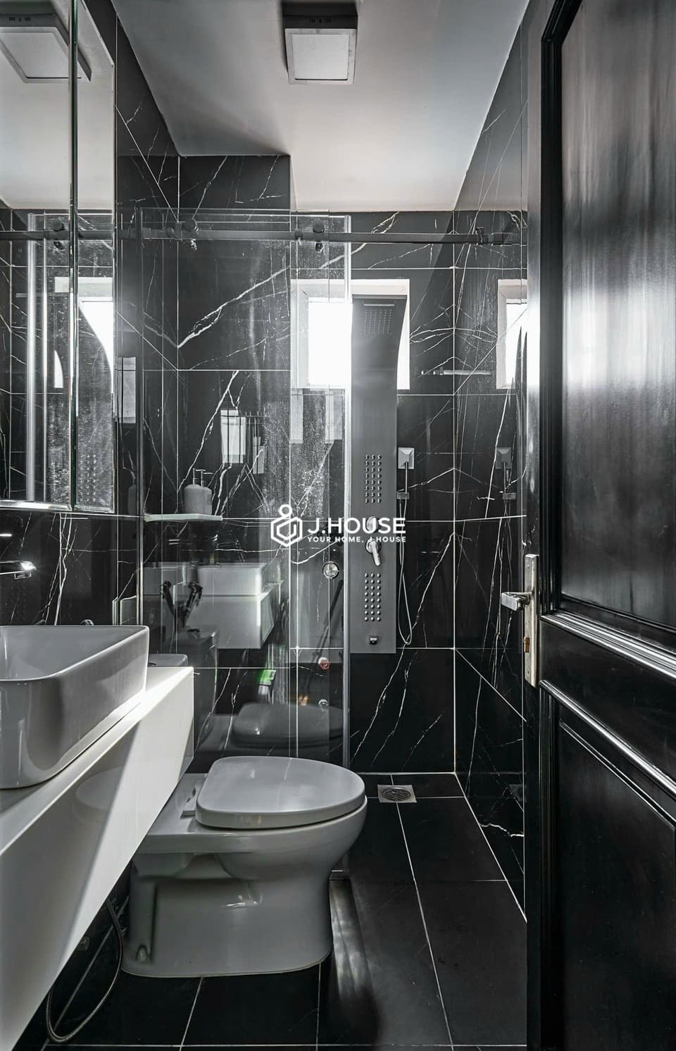 Elegant studio apartment for rent at Lux Residence, Tan Binh District-4