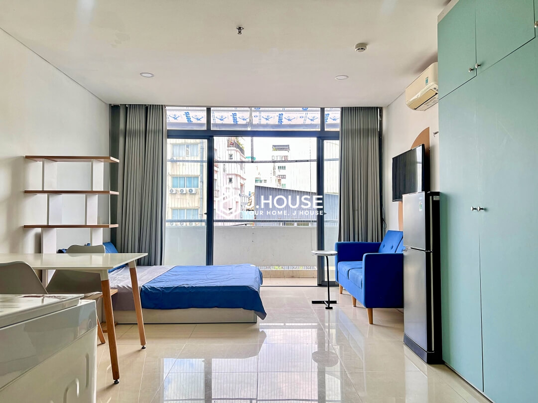 Fully furnished apartment for rent near park in District 1, HCMC