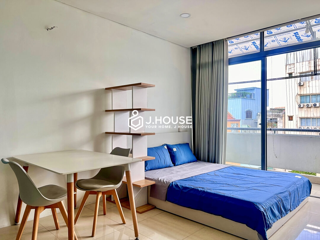 Fully furnished apartment for rent near park in District 1, HCMC