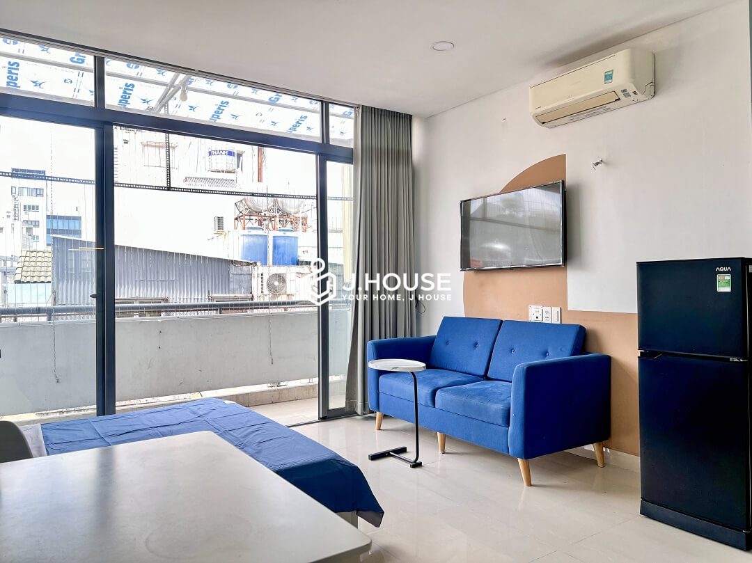 Fully furnished apartment for rent near park in District 1, HCMC