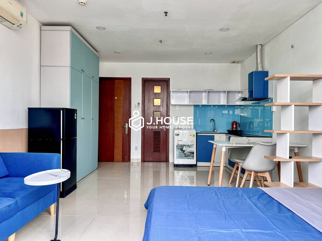 Fully furnished apartment for rent near park in District 1, HCMC