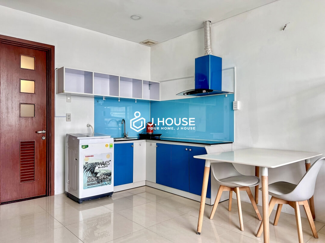 Fully furnished apartment for rent near park in District 1, HCMC
